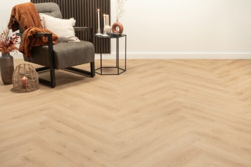 Floer-Walvisgraat-Click-PVC-Bryde-Bruin-sfeer-front-groot.jpg