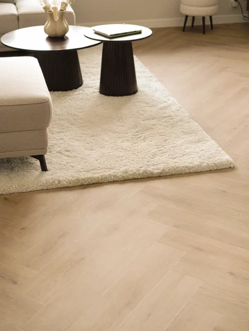 Floer-Walvisgraat-Click-PVC-vloer-Bryde-Bruin-interieur-woonkamer.-4.webp