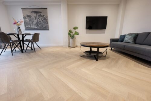 Floer-Walvisgraat-Click-PVC-vloer-Noordkaper-Natuur-klant-interieur-2.jpg